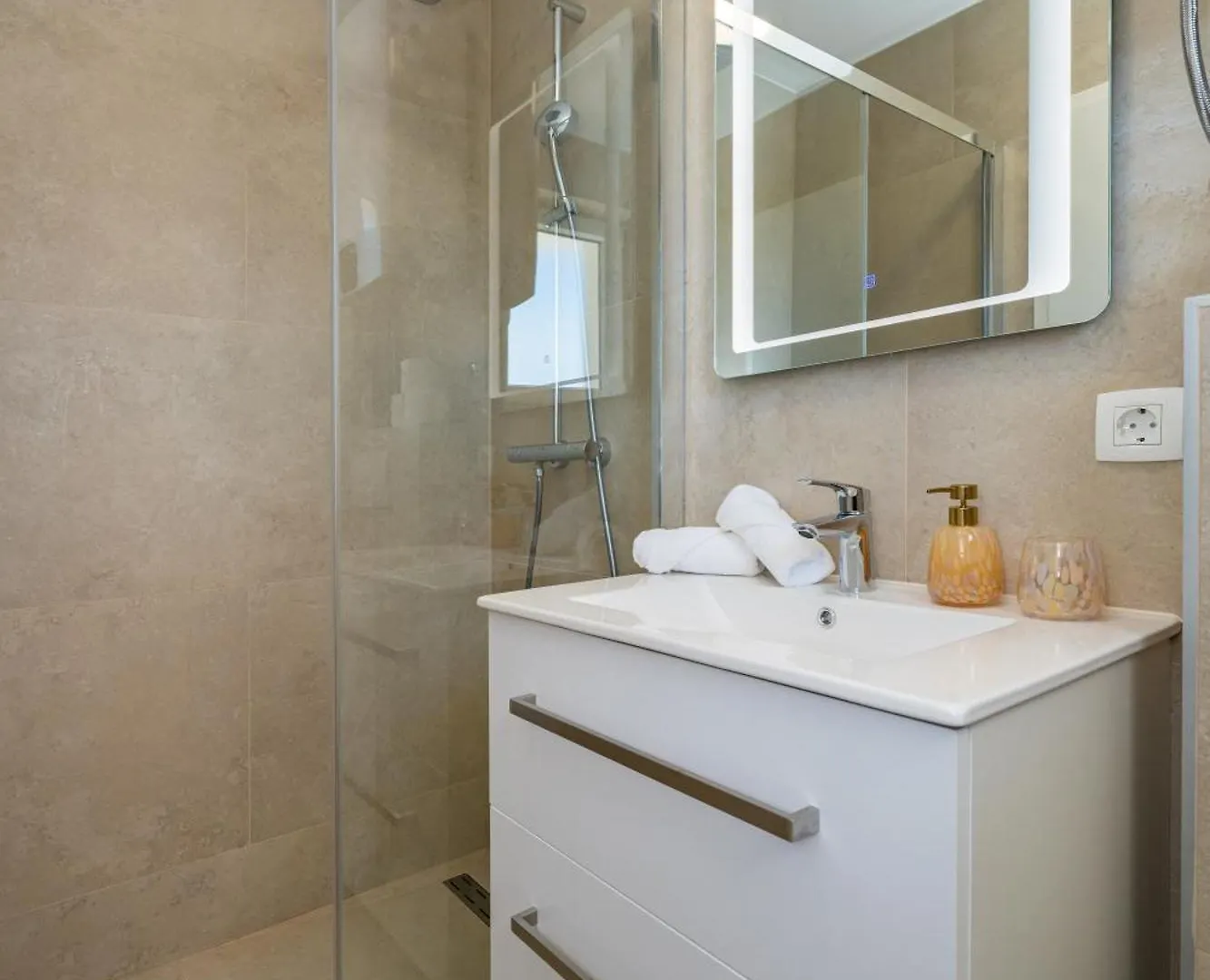 Appartement Villa San Ražanac Kroatië
